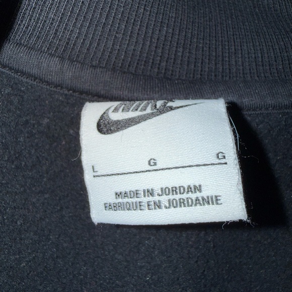 Nike Cropped Black Half Zip Sweatshirt - Picture 3 of 3